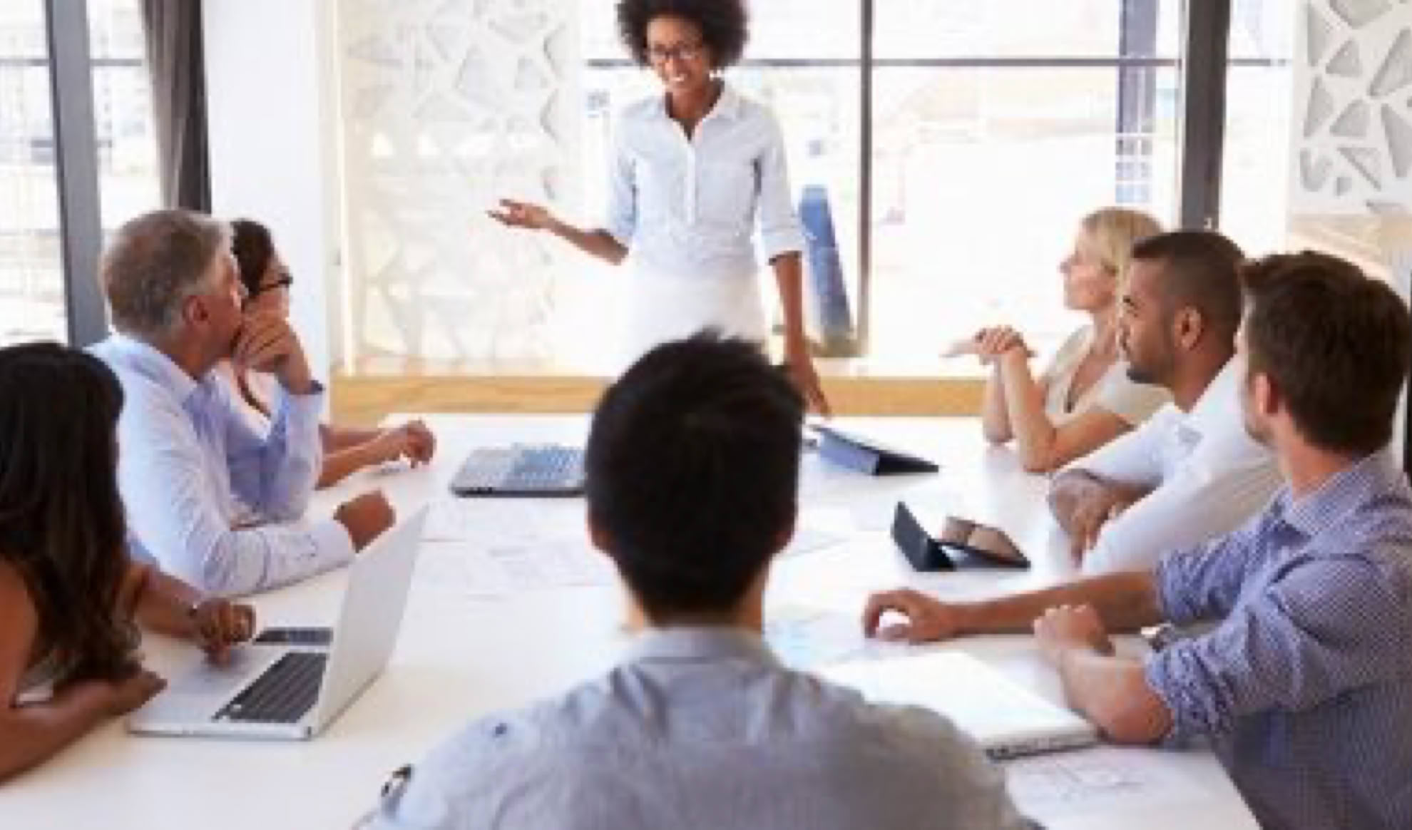 20+ Nudges für Besprechungen, die Spaß machen